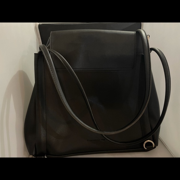 Large Vegan Leather Bag/Backpack - Picture 2 of 8